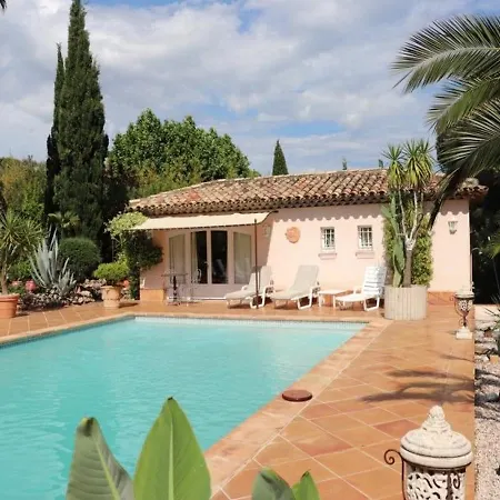 House Superbe Avec Piscine 4 Chambres Ferienhaus